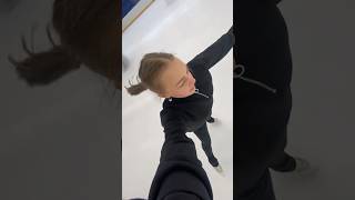 как же я люблю так снимать хаха iceskate figureskating фигурноекатание iceskater [upl. by Jordon]