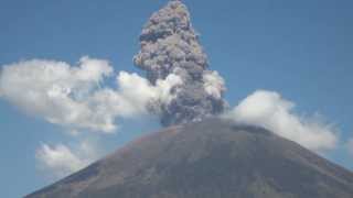 Erupción del Volcán Chaparrastique [upl. by Aihsei]