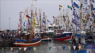 Kutterkorso anläßlich der 50 Regatta der Krabbenkutter in Neuharlingersiel [upl. by Molloy]