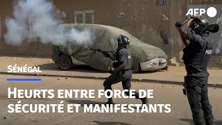 Sénégal  affrontements entre manifestants et forces de sécurité à Dakar  AFP Images [upl. by Slorac]