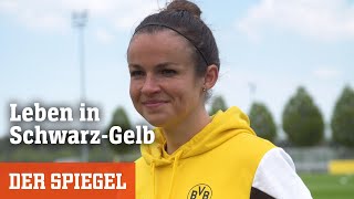 Erstes Frauenfußballteam des BVB Leben in SchwarzGelb  DER SPIEGEL [upl. by Lear]