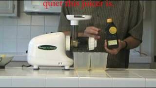 Best rated juicer  Omega 8003 juicer  easiest to use and fastest to clean  juicer review  Part 1 [upl. by Nerine686]