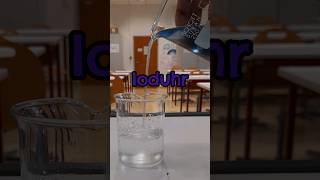 Ist das Zauberei  Ioduhr chemie lehrer schule shorts [upl. by Arda]