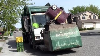 Freightliner Condor Wittke Starlight Garbage Truck with The CurottoCan II [upl. by Olemrac]