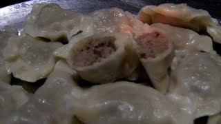 Pierogi z mięsem jak zrobić ciasto farsz przepis na domowy obiad [upl. by Ardnasak]