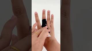 Kinesiology tape can relax soft tissue and prevent middle finger tenosynovitis [upl. by Ynaoj]