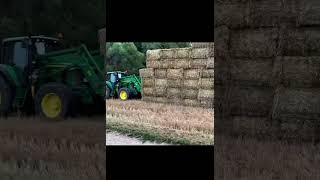 John Deere schiebt Quaderballen💪 [upl. by Sidonius]