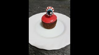 Cupcake Halloween con ojo fondant [upl. by Nywloc]