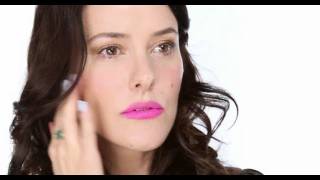 How To Wear Really Bright Lipstick Tutorial [upl. by Vitek215]