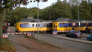 Spoorwegovergang Amersfoort  Dutch railroad crossing [upl. by Htrowslle781]