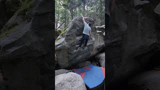 Squamish Days V0  Squamish Bouldering [upl. by Nahtnahoj]