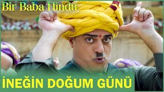 Bir Baba Hindu  İneğin Doğum Günü [upl. by Jevon]