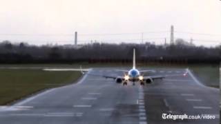 Planes struggle to land high winds in Newcastle Airport [upl. by Fanny]