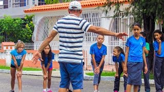 Carrera del Pavo en La Escuela Elemental [upl. by Yellat730]