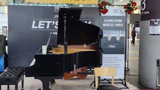 수서역버스킹  피아졸라Astor Piazzolla  리베르탱고Libertango PianoampCello [upl. by Louanne]