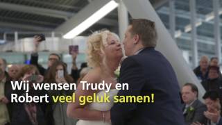 Spoorhuwelijk tijdens opening Utrecht Centraal [upl. by Roanne604]