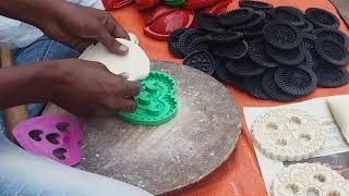 দেখুন পিঠা বানানোর কেীশল Nokshi Pitha Bangladeshi Nokshi Pitha Pakon Pitha [upl. by Annoif219]