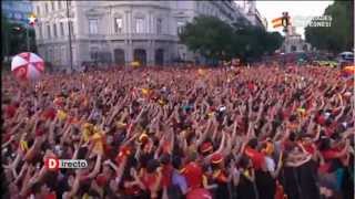 David Bisbal canta la canción de la Eurocopa en Cibeles [upl. by Mrots]