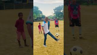 বুড়ো বয়সে কি অসাধারণ প্রতিবা ⚽😇 football footballer footballskills footballtricks soccerskills [upl. by Gardie]