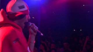 Fabri Fibra Bonus Track Live Mr Simpatia [upl. by Teilo]