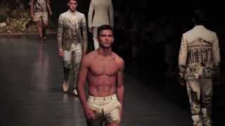 Le défilé DolceampGabbana homme printempsété 2014 à Milan [upl. by Antonino]