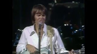 Glen Campbell in London England  Turn Around Look At Me 1977 [upl. by Bevin]