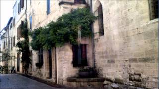 VOYAGE  Ballade dans le village dAramon  en provence  dans le gard [upl. by Allehs]