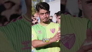 Este futbolista le vendió la playera a un fanatico y la gente lo critica [upl. by Khoury380]