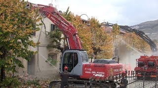 Demolizione case via Roma Pieve Torina 15 ottobre 2018 [upl. by Lunette366]