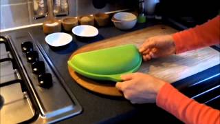 Review of a Silicone Omelette Cooker [upl. by Eerual]