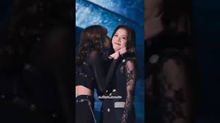 Lisa Always Try To Kiss Jisoo 👀💗 [upl. by Eirrod434]