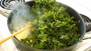 How to Make Crispy Kale Chips  HEALTHY SNACKS [upl. by Obidiah725]