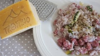 Italienisches Rezept Risotto mit Zucchini und Salsiccia  Wurst  Trentino Risotto [upl. by Cusick]