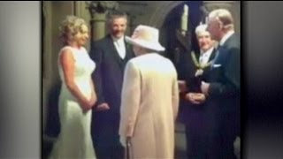 Queen Elizabeth gatecrashes Manchester wedding [upl. by Neelyak829]