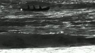 Luomo di Aran documentario di Robert Flaherty 1934 scena della pesca [upl. by Milde485]