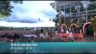 Lasse Stefanz amp Christina Lindberg De Sista Ljuva Åren Live Allsång På Skansen 2012 [upl. by Sinnelg]