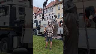 BronzeFiguren in Schmalkalden ziehen um [upl. by Enailil]