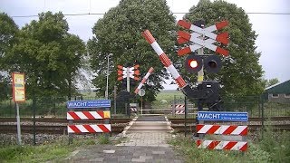 Spoorwegovergang HalfwegZwanenburg  Dutch railroad crossing [upl. by Nyladgam]