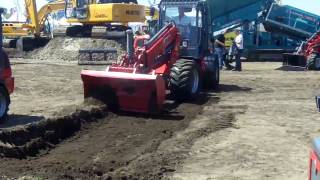 Weidemann 4070 CX100 Telescoop kniklader  verreiker [upl. by Rebmetpes]