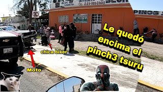 Chica biker accidentada  quedo el carro encima de su moto 😨 [upl. by Anirda663]