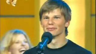 Arshavin sings karaoke [upl. by Zanas]