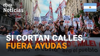 ARGENTINA Primeras PROTESTAS contra el quotMEGADECRETOquot de MILEI para DESREGULAR la ECONOMÍA  RTVE [upl. by Frederich121]