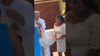 Padre de IGLESIA odia a las mujeres Morenas y les hace esto con el agua bendita 💔😡 [upl. by Hairehcaz44]