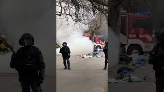 Pompiers en action  Feu de détritus lors d’une manifestation [upl. by Nnaed]