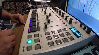 ISLA INSTRUMENTS S2400 12bit sampling drum machine demo 125 [upl. by Akapol]