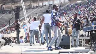 Alick MachesoMundikumbuke Live at Defence Forces Day [upl. by Lamok]