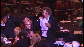 STARLITE GALA 2012 David Bisbal convence a Antonio Banderas para cantar a dúo [upl. by Pardew]