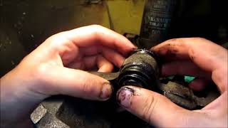 TUTO 24 changer plaquettes sur étrier Bendix replace front brake pads and restore caliper [upl. by Efinnej626]