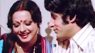 Amitabh Bachchan gives Rekha money  Do Anjaane  Bollywood Scene 731 [upl. by Stockmon239]