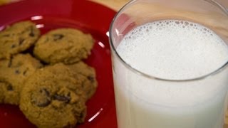 How to Make Homemade Cashew Milk [upl. by Hnirt]